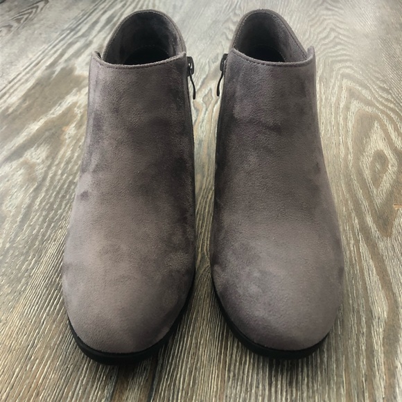 KAPTENE Chatty Western Heel Round Toe Booties - Picture 5 of 9